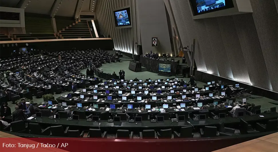 iranski parlament.webp